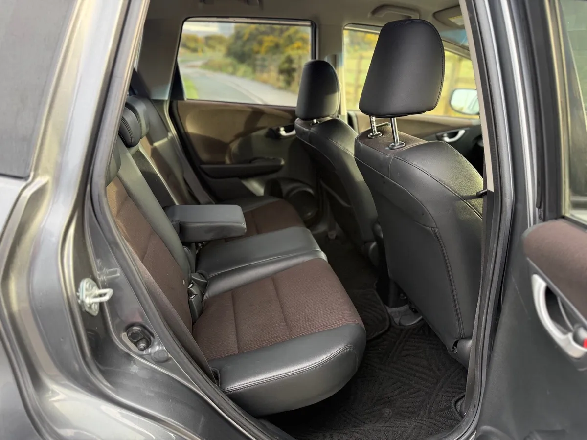 132 Honda Fit / Jazz Hybrid 1.3 Low Mileage &NCT - Image 2