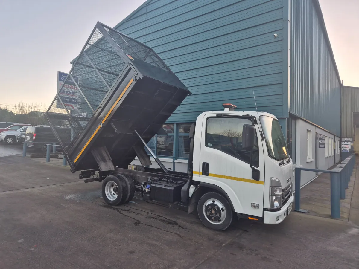 2022 ISUZU 3.5TON TIPPER - Image 4
