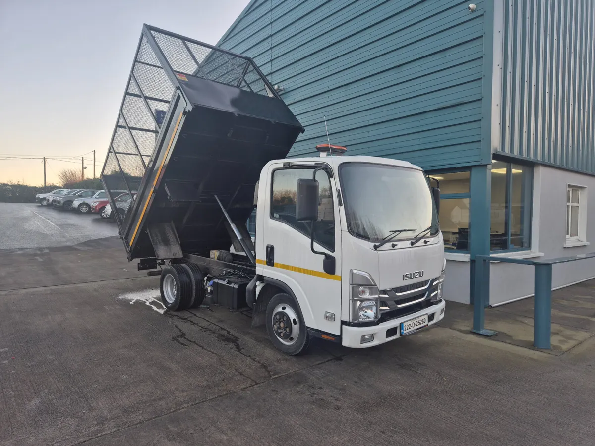 2022 ISUZU 3.5TON TIPPER - Image 2