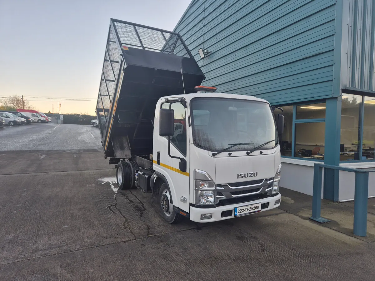 2022 ISUZU 3.5TON TIPPER - Image 1