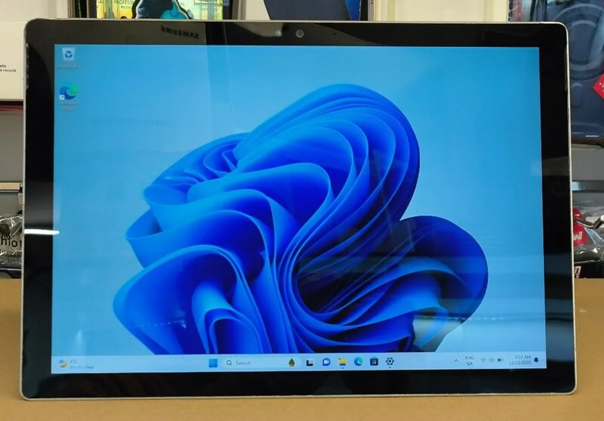 Microsoft Surface Pro 4 1724 Intel i5-6300U 4GB RAM 128GB SSD Windows 11 Pro 12.3" - Image 2