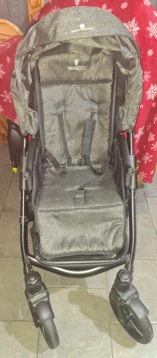 Venicci pram/buggy - Image 3