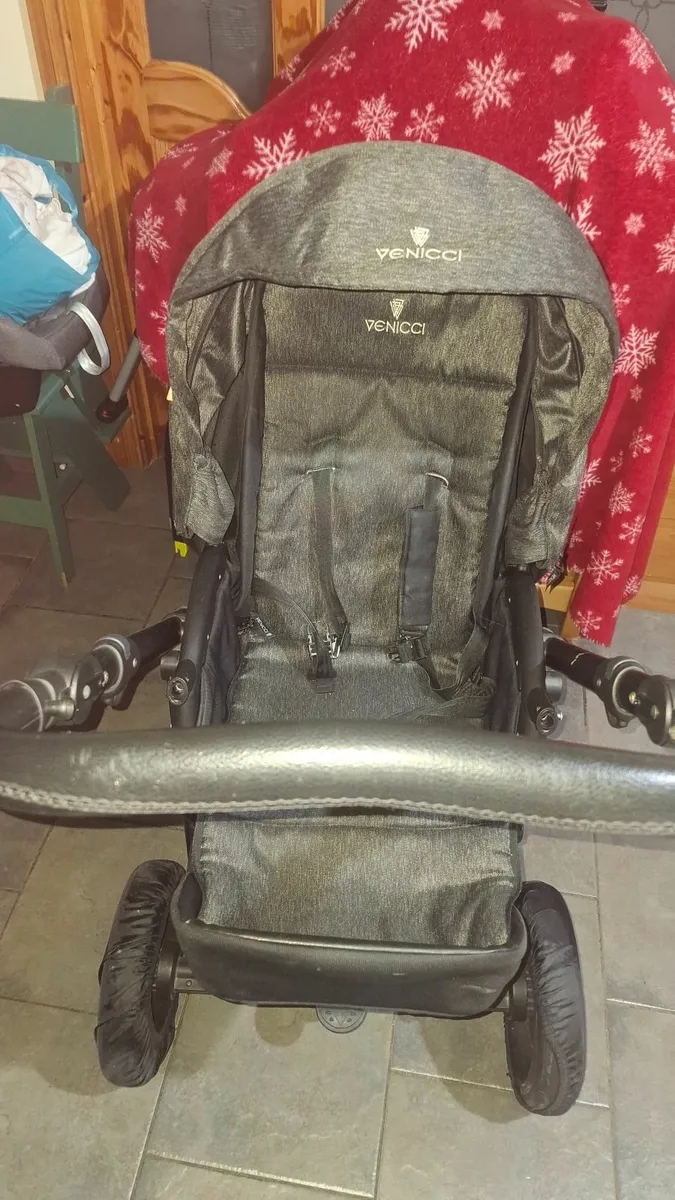 Venicci pram/buggy - Image 4