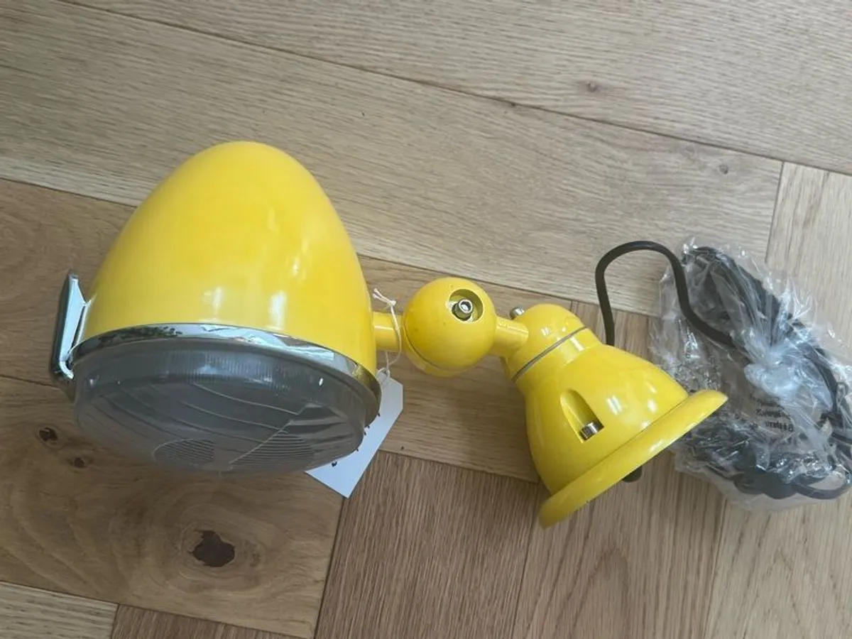 Wall lights and pendants - Image 3