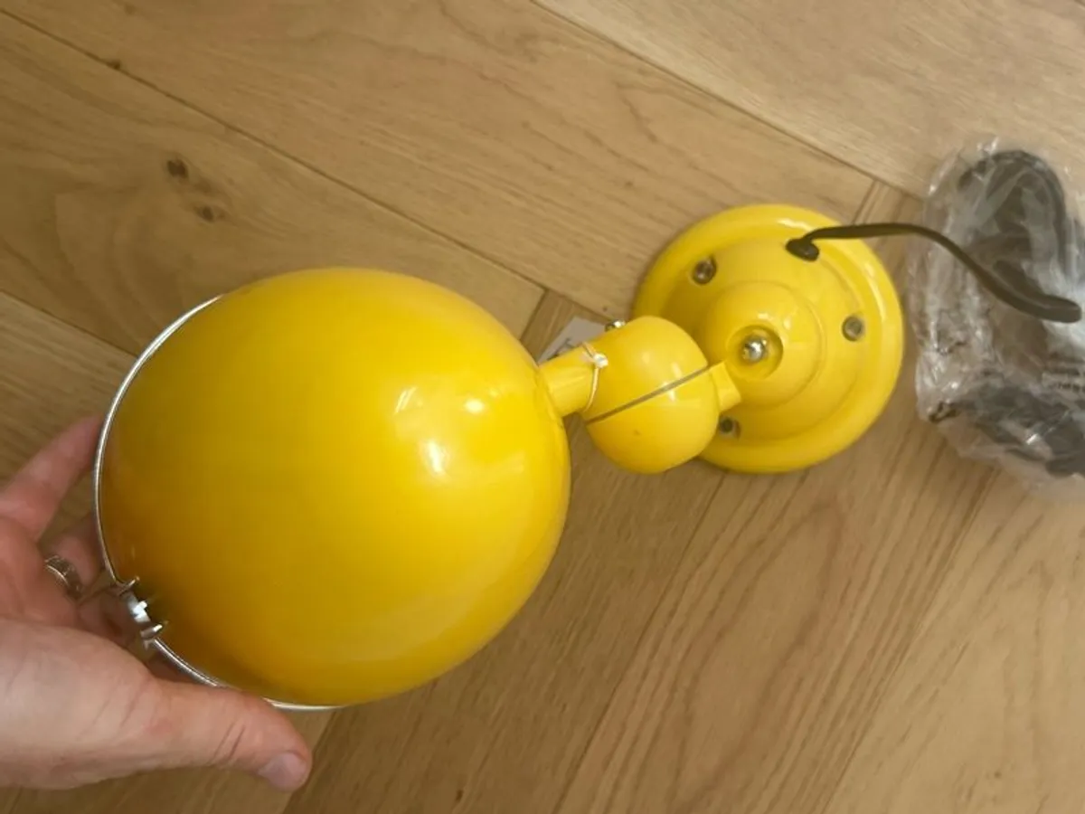 Wall lights and pendants - Image 4