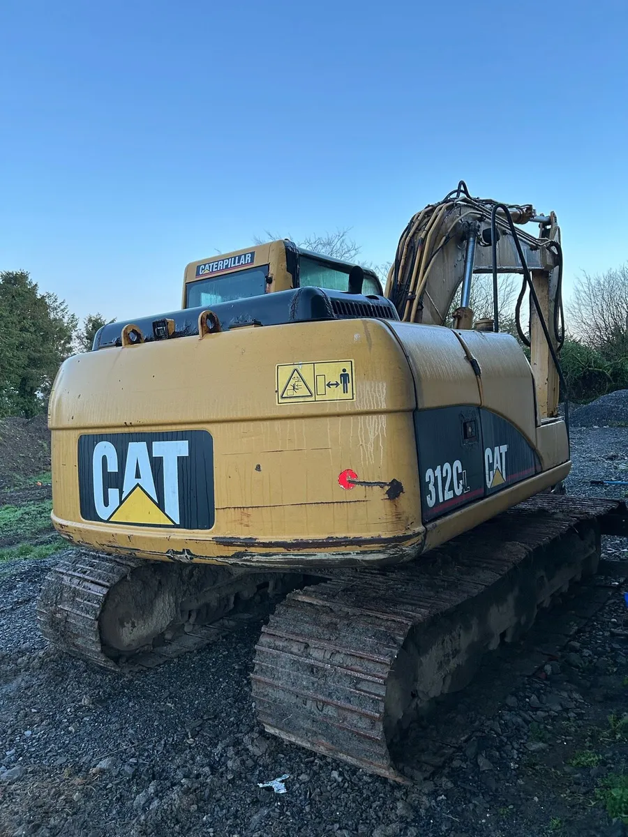 Cat 15ton digger - Image 1