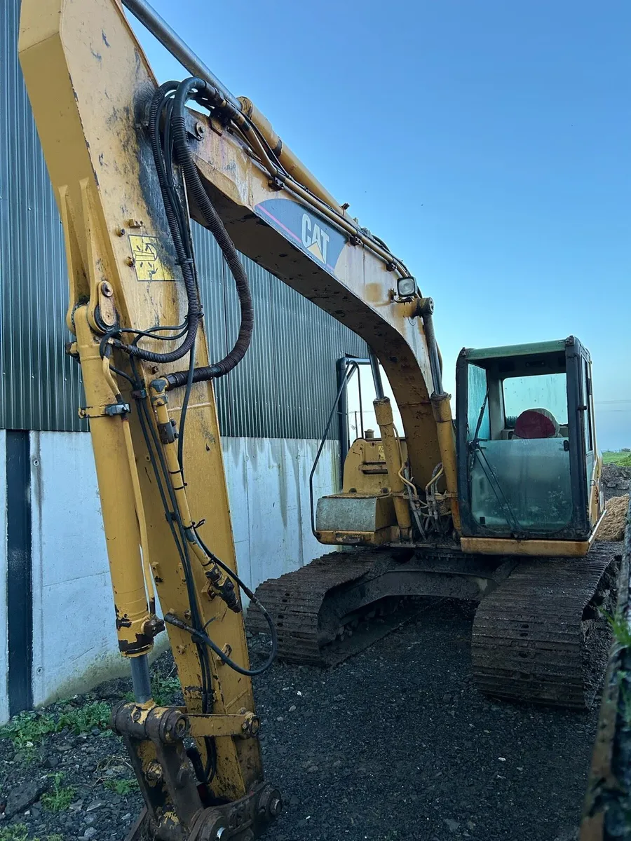 Cat 15ton digger - Image 3