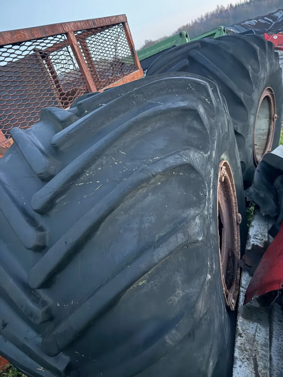 2x Wide Wheels for turf hopper/ trailer - Image 3