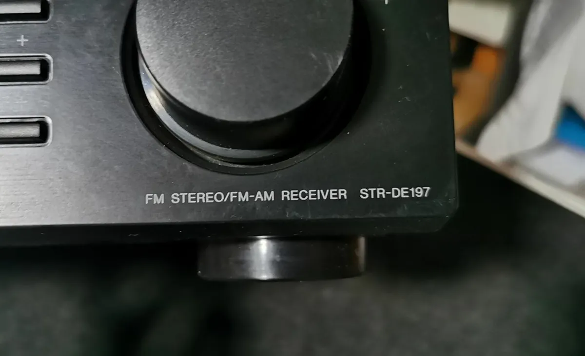 SONY FM Stereo/FM-AM Receiver STR-DE197 - Image 4