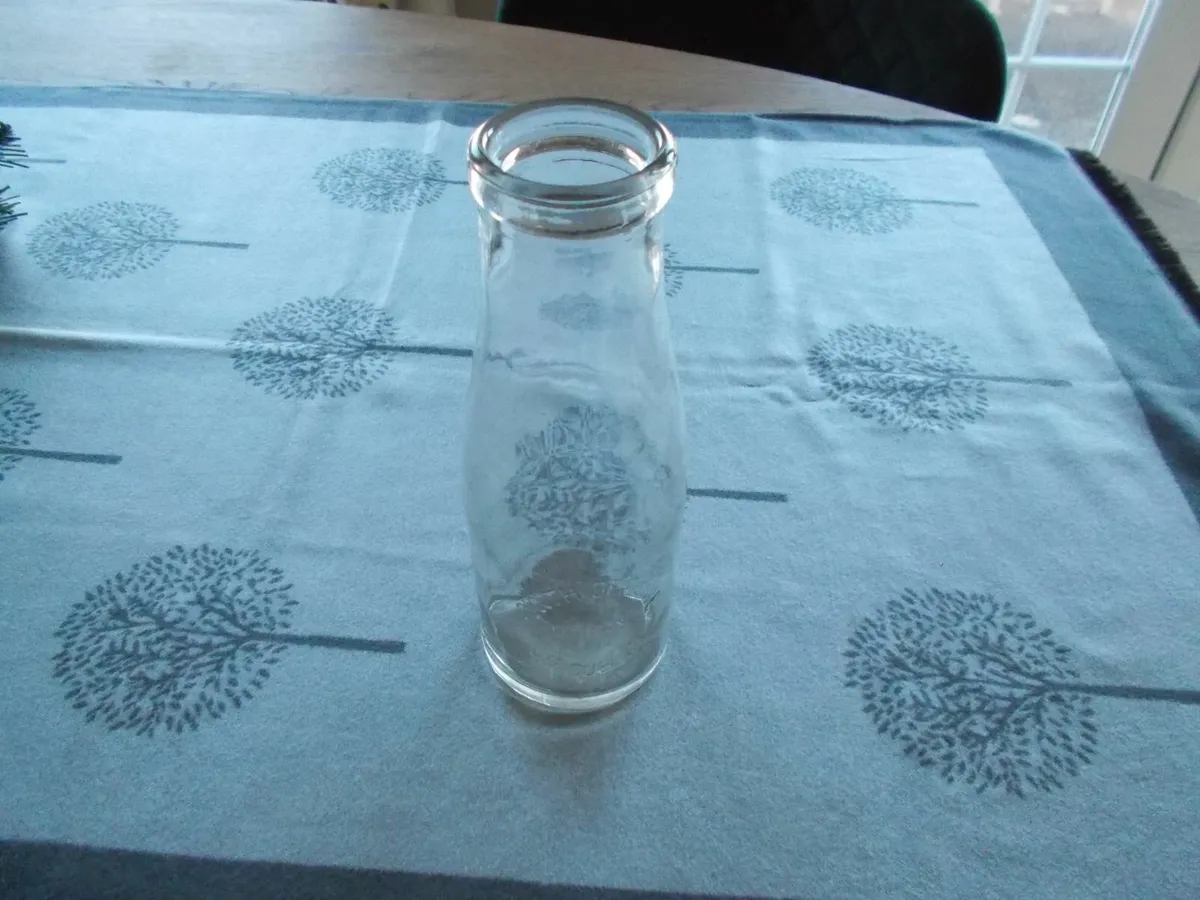 Howth Castle Demesne Dairy Milk Bottle - Image 1