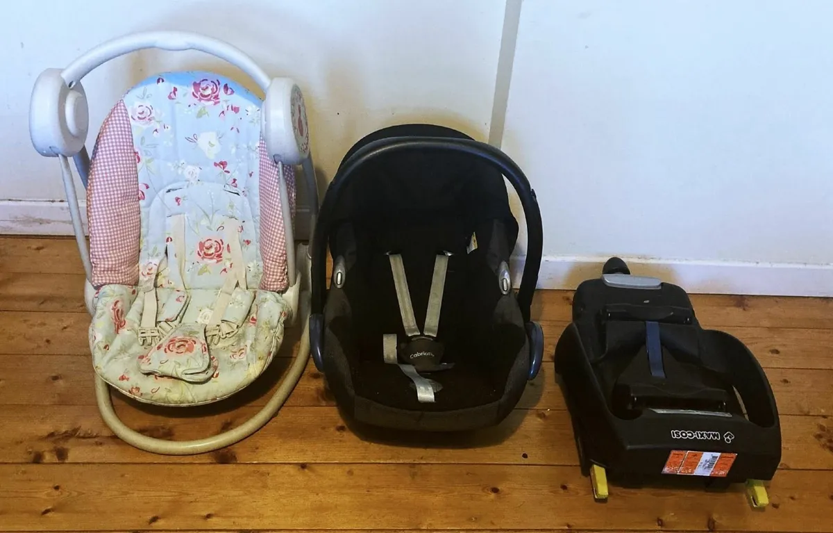 Maxi-Cosi Isofix Car Seat + Baby Swing Bundle Set - Image 1