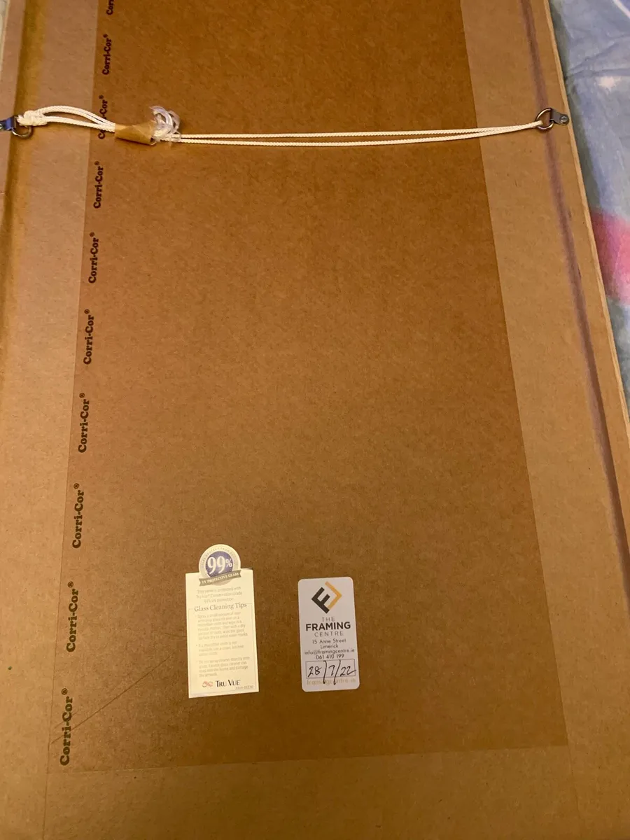 BonJovi  signed and figure with it - Image 3