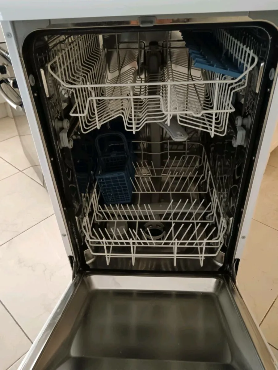 Dishwasher - Image 1