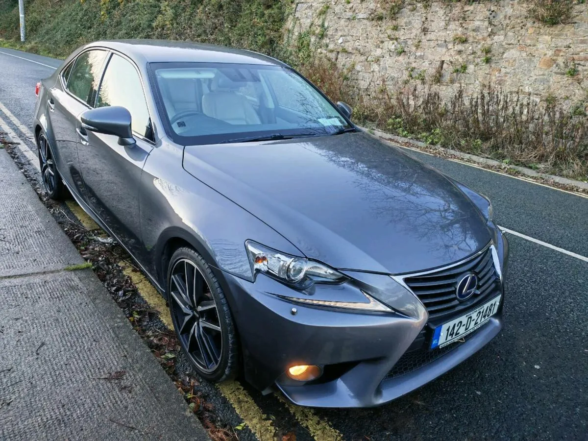 142 Lexis Is300h 2.5 Auto hybrid nct 9/26 tax €190 - Image 4