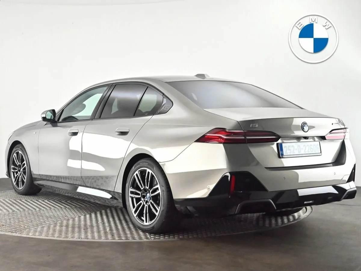 BMW i5 eDrive40 M Sport Saloon - Image 3