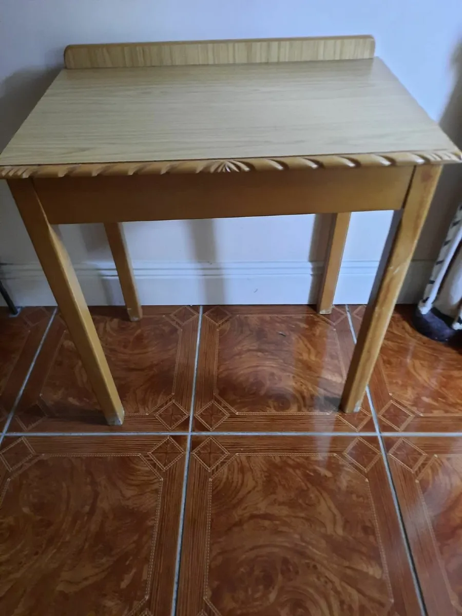 Occasional table - Image 1