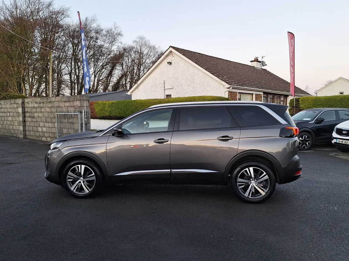 Peugeot 5008 1.5 HDI *High Spec/7 Seat - Image 4