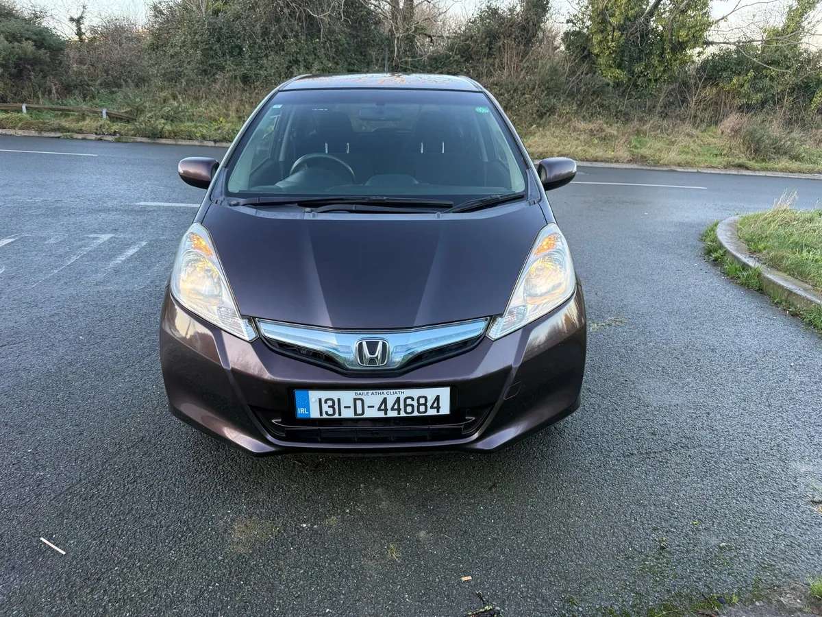 131 Honda Fit Jazz Hybrid 1.3 Auto Low Mileage NCT - Image 2
