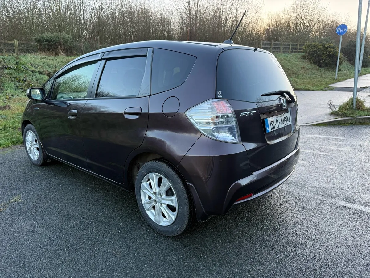 131 Honda Fit Jazz Hybrid 1.3 Auto Low Mileage NCT - Image 3