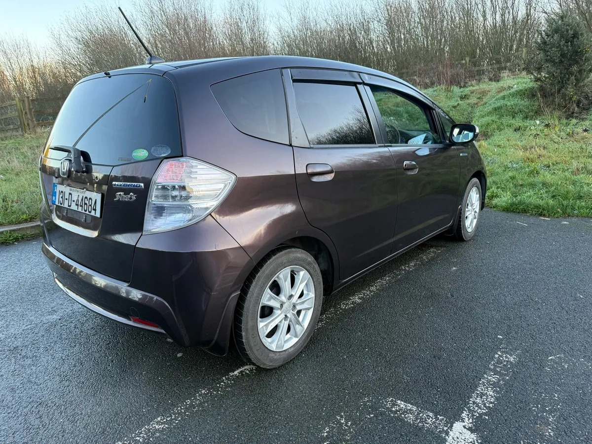 131 Honda Fit Jazz Hybrid 1.3 Auto Low Mileage NCT - Image 4
