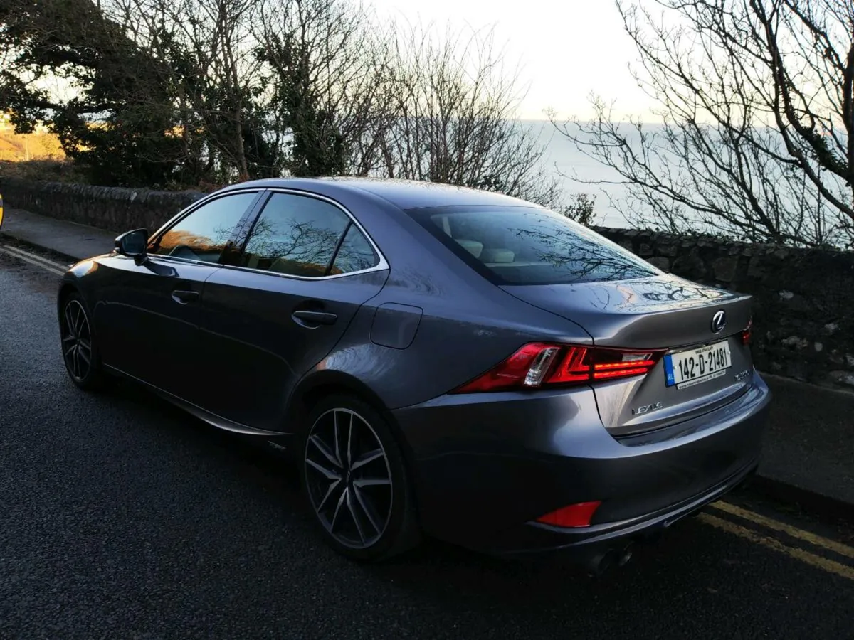 142 Lexis Is300h 2.5 Auto hybrid nct 9/26 tax €190 - Image 3