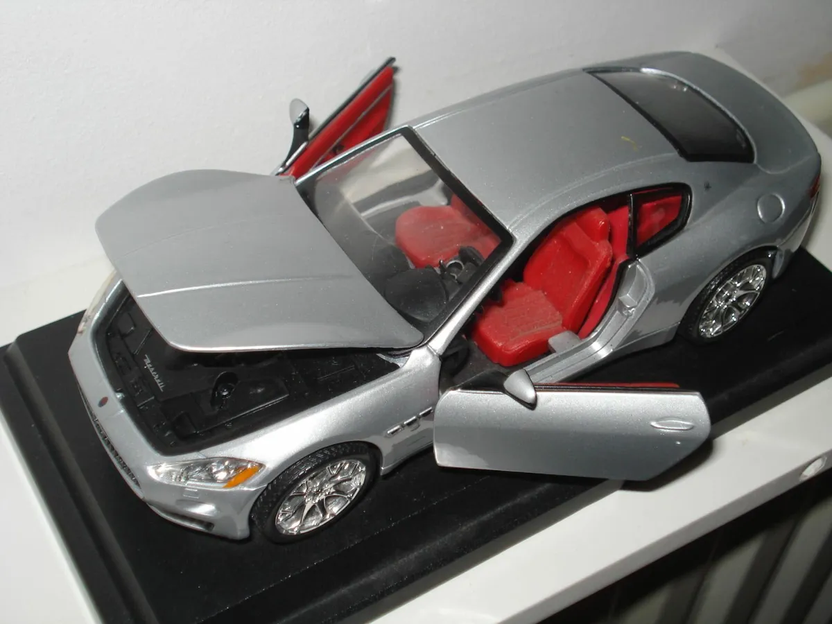 BURAGO MASERATI GRAN TURISMO MODEL CAR.1/24 SCALE. - Image 3