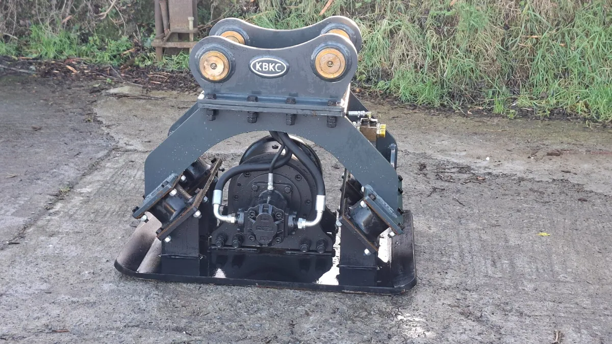 Whacker plate for 13 tonne digger - Image 2