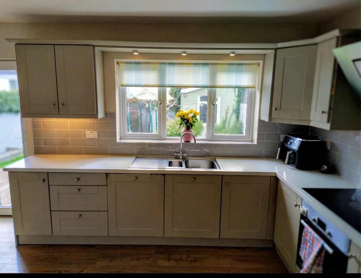 Full kitchen for sale - Image 1