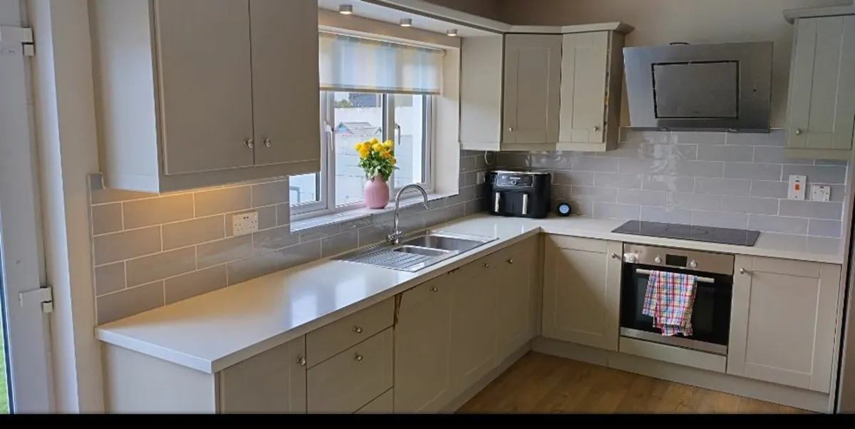 Full kitchen for sale - Image 4