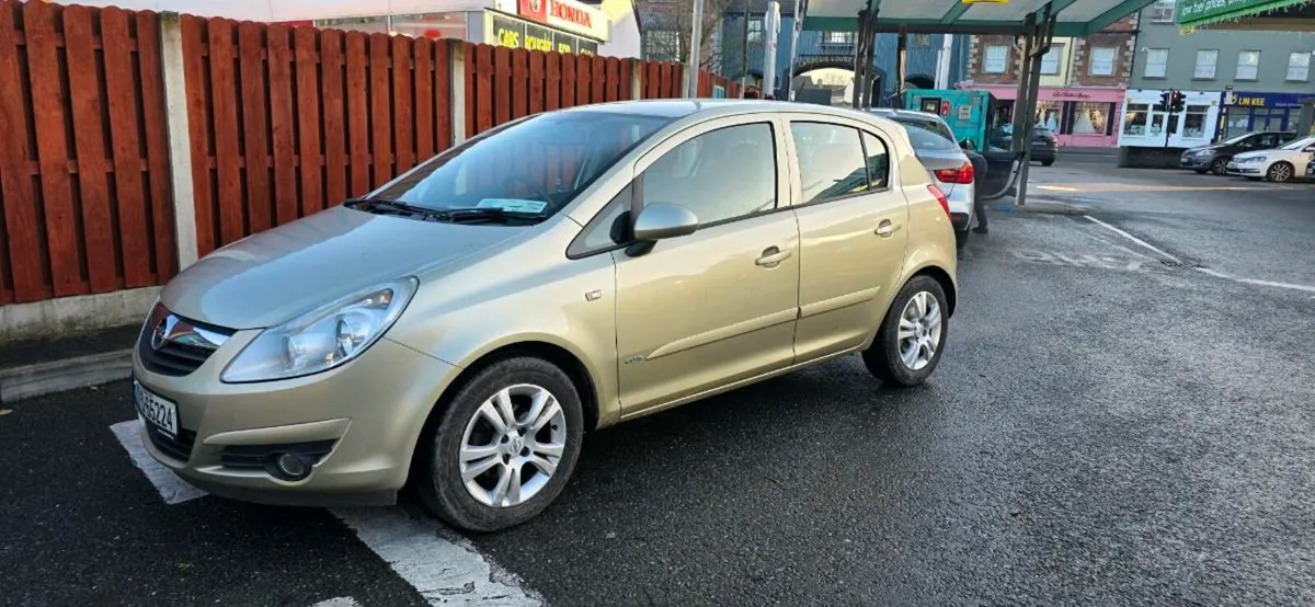 Low Mileage Clean Car - Image 2