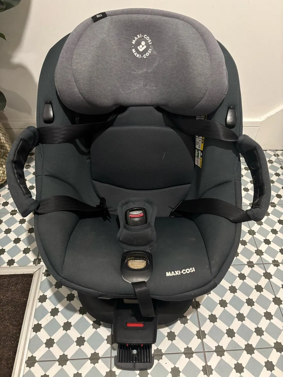 Maxi cosi car seat - Image 1