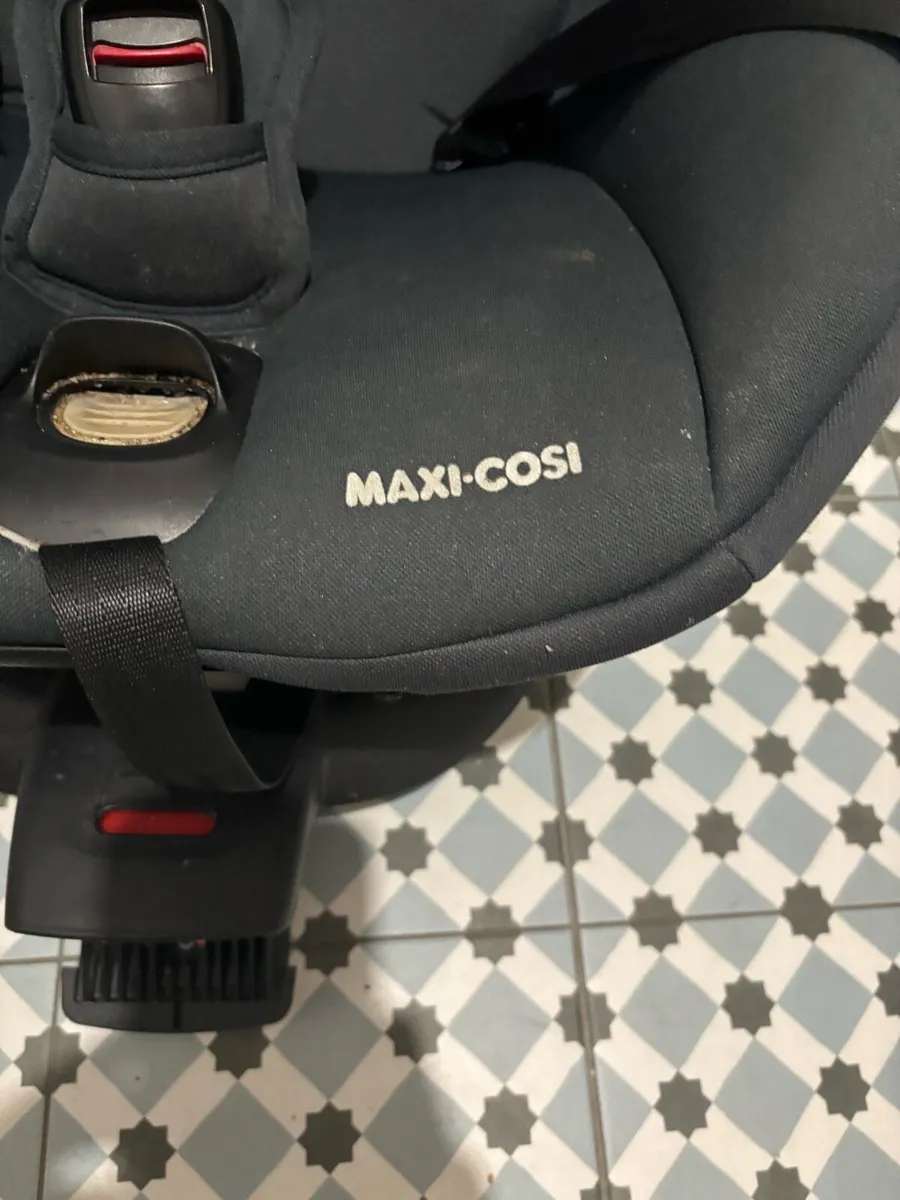 Maxi cosi car seat - Image 2