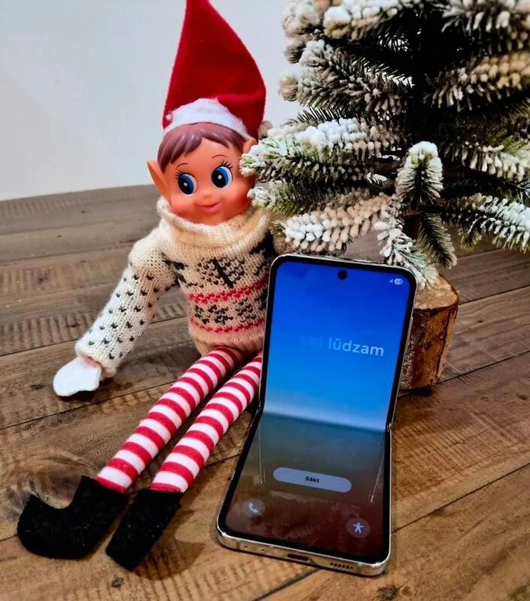 samsung Z flip 5 - Image 2