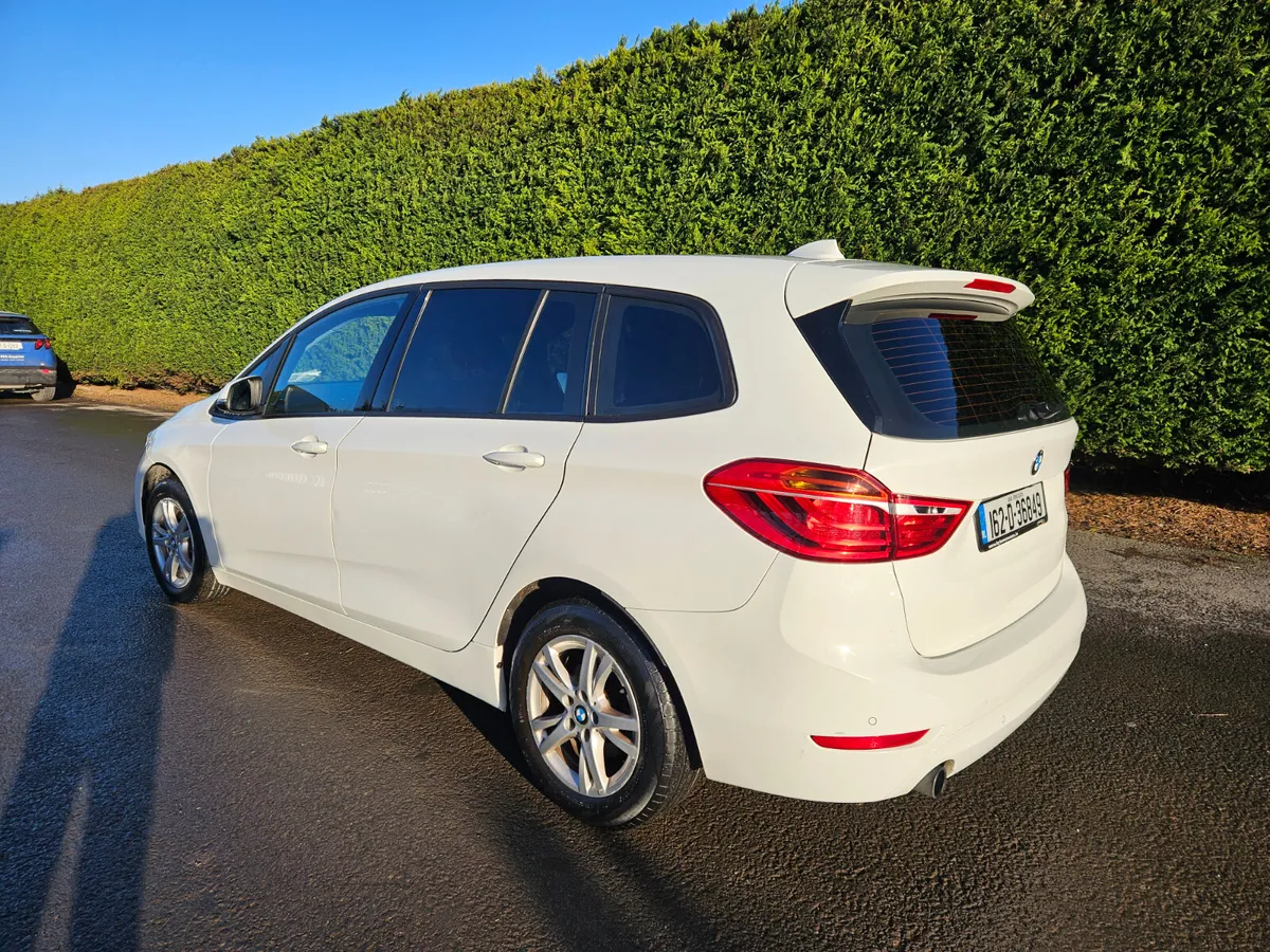 BMW 2-Series 2016 218i SE AUTO 7 SEATS - Image 3