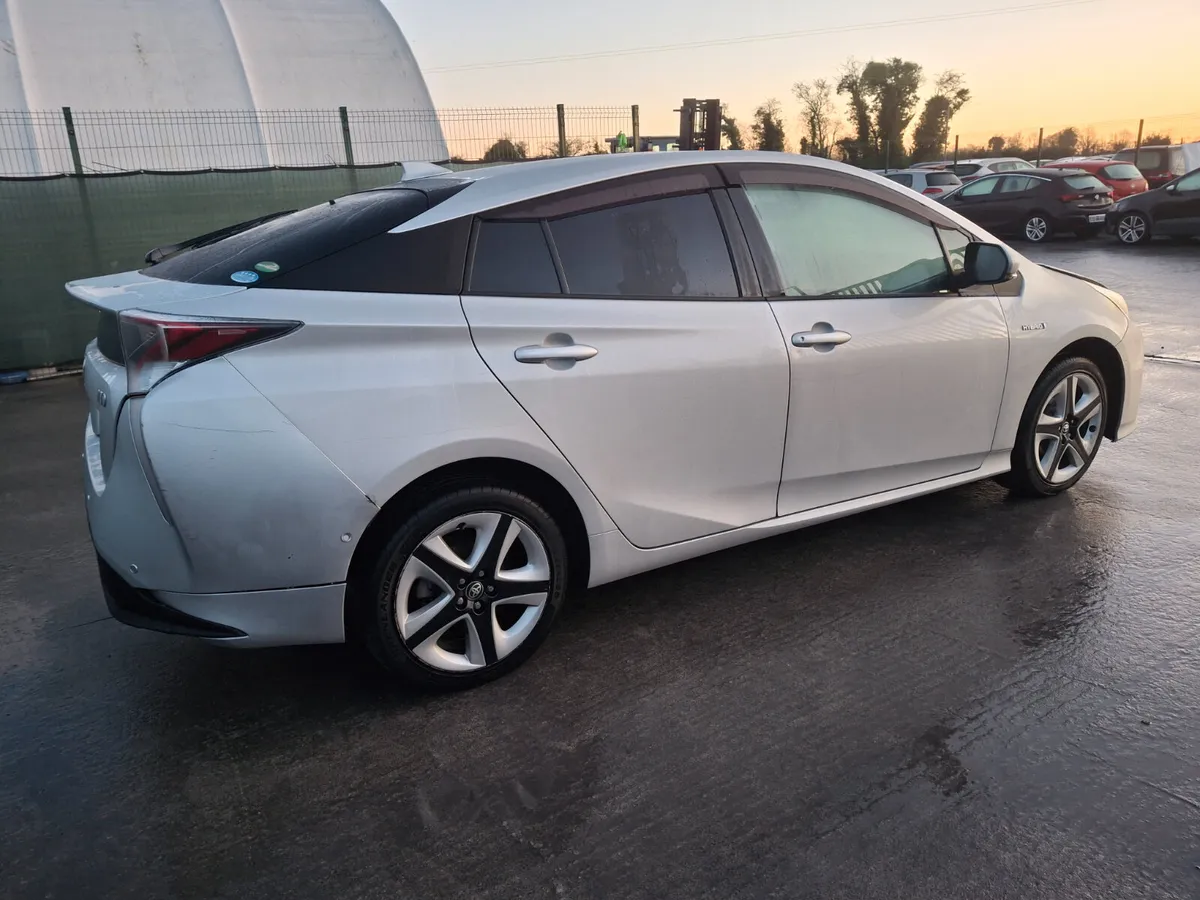 2017 Toyota Prius 1.8 Hybrid - Image 3
