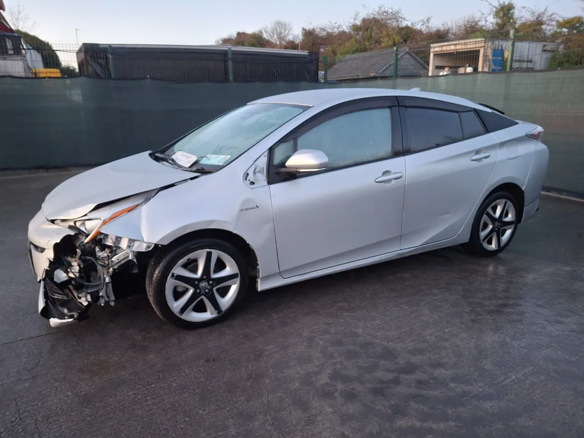 2017 Toyota Prius 1.8 Hybrid - Image 2