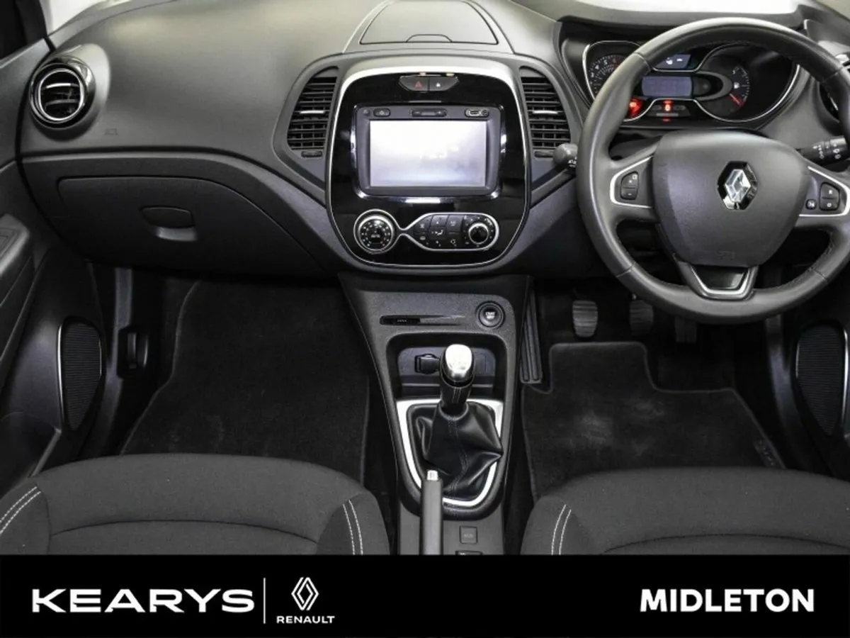 Renault Captur 0.9 TCe 90 ICONIC. Very Low Km's - Image 4
