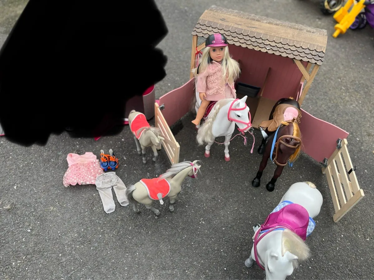 Our generation doll horse & foal & stable - Image 2