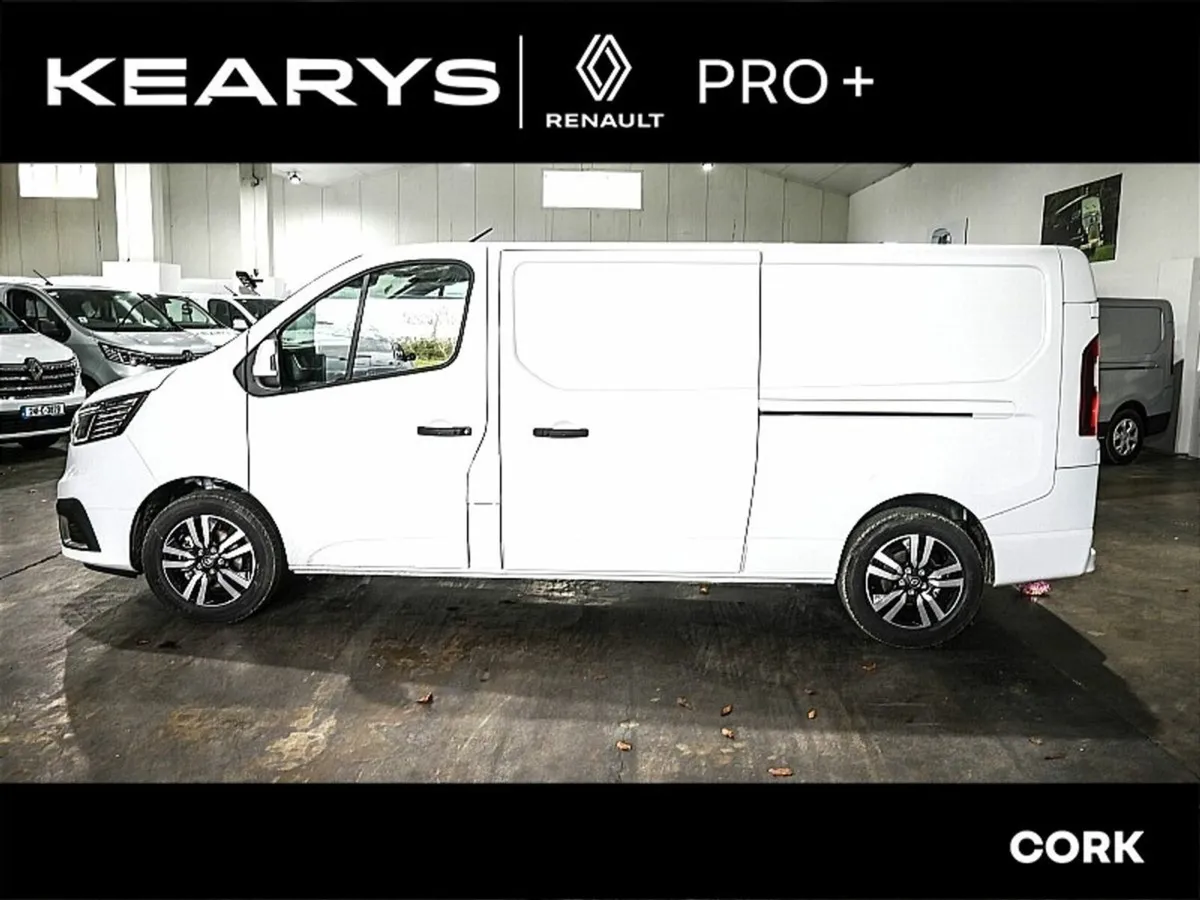 Renault Trafic LL30 170 Auto Sport+ - Image 3