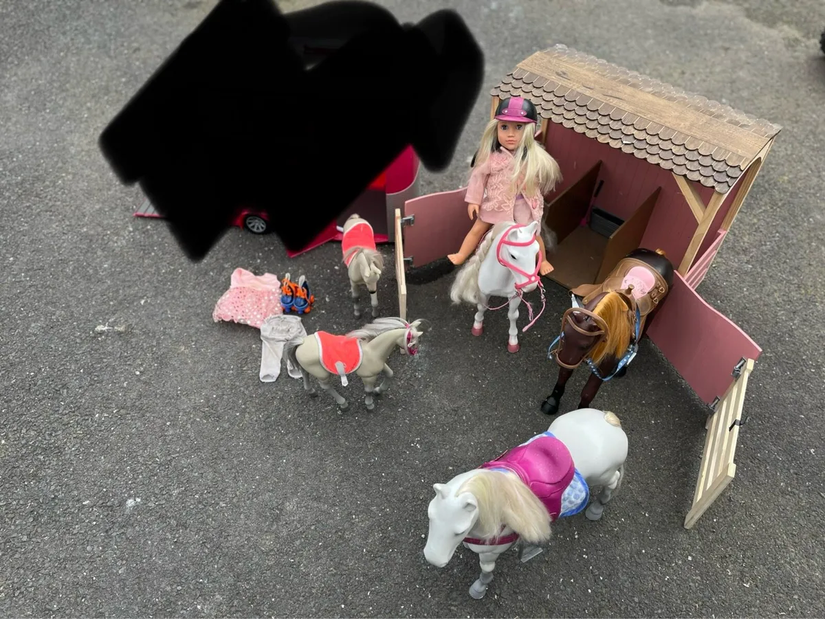 Our generation doll horse & foal & stable - Image 3