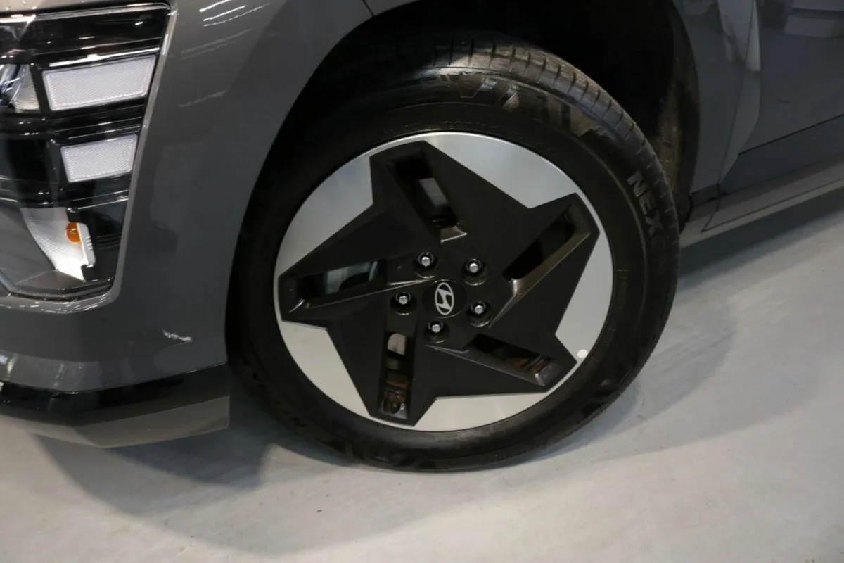 Hyundai KONA ELECTRIC ELEGANCE 48 kWh COMPACT SUV - Image 3