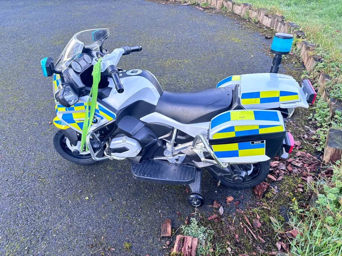 Toy Garda motor bike - Image 1