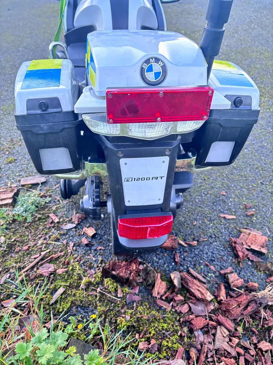 Toy Garda motor bike - Image 3