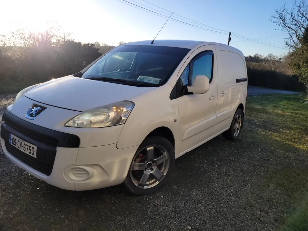Peugeot Partner New Test 20-9-26 Taxed 04-26 - Image 4