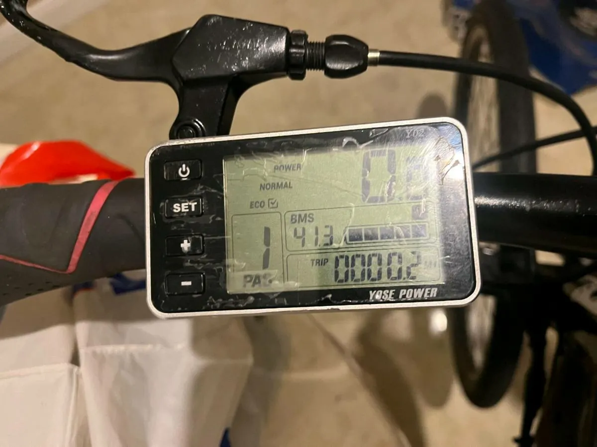 ADULTS GIANT ATX ELECTRIC BIKE 20" FRAME HYDRAULIC - Image 4