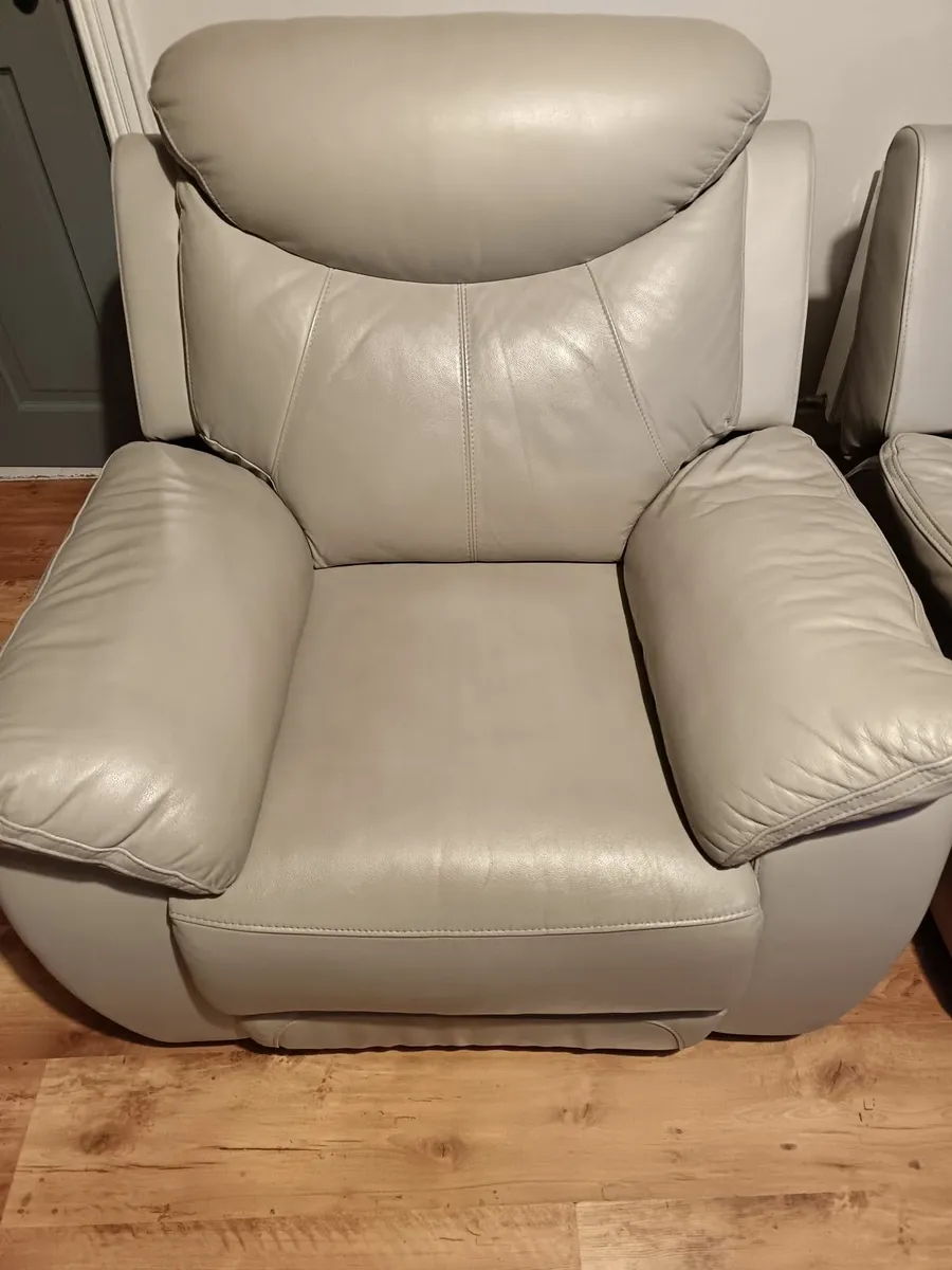 Recliner sofa 3,1,1 - Image 2