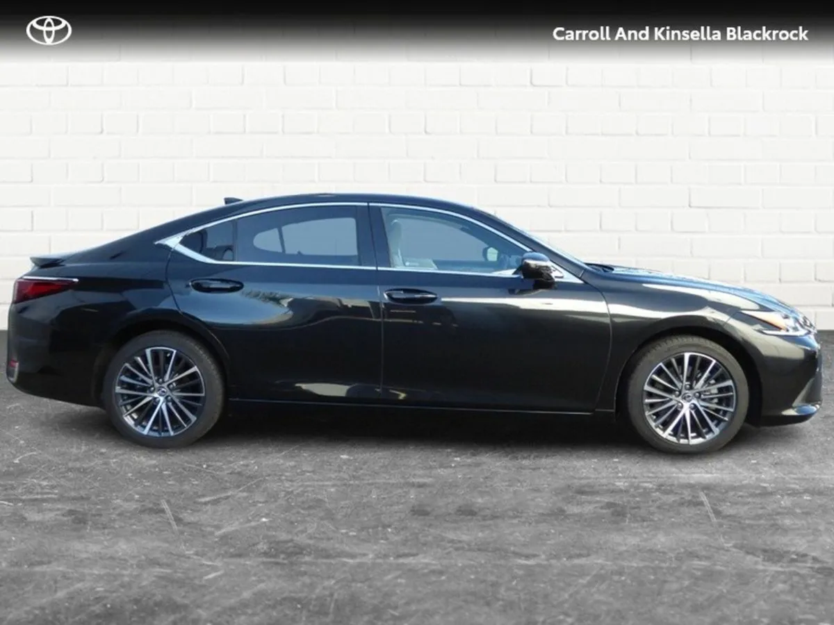 Lexus ES Hybrid Dynamic - Image 3