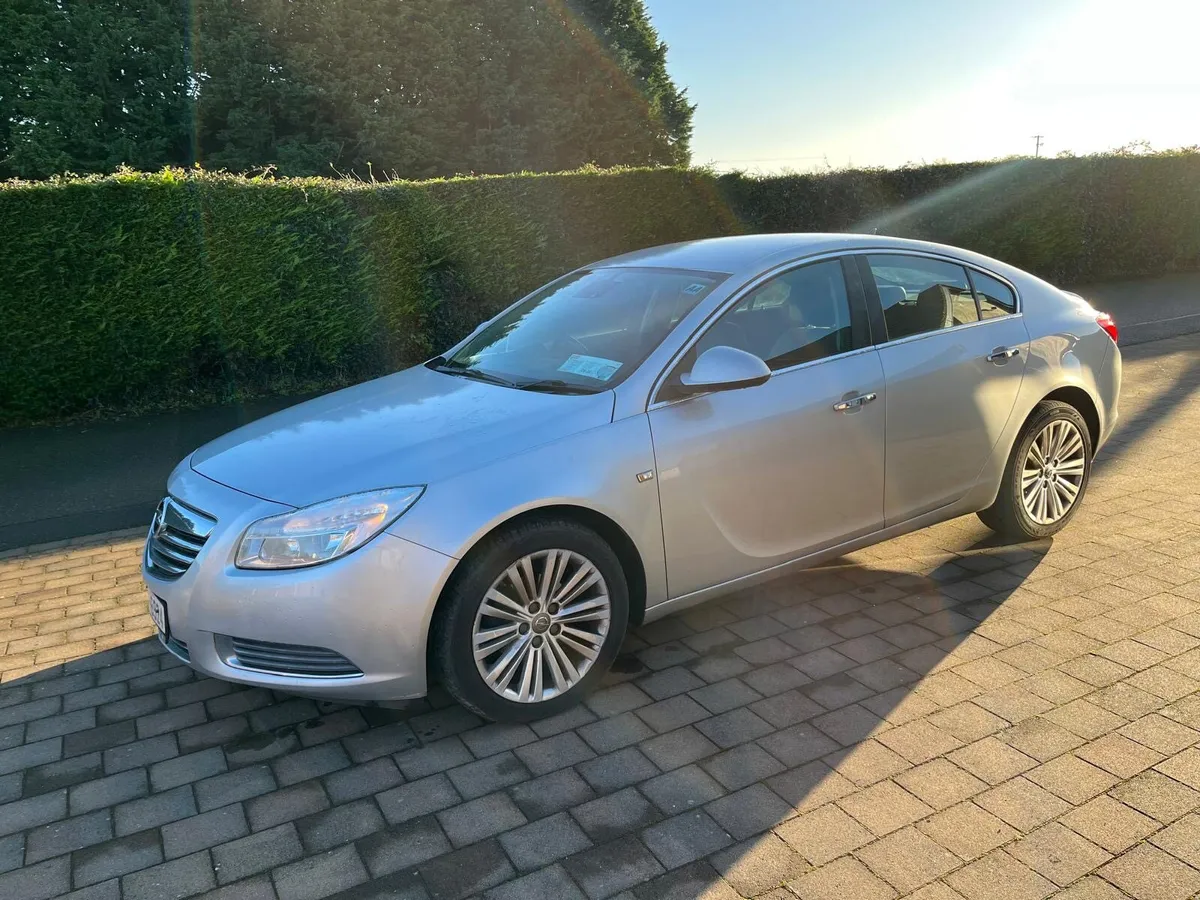 Opel Insignia - Image 1