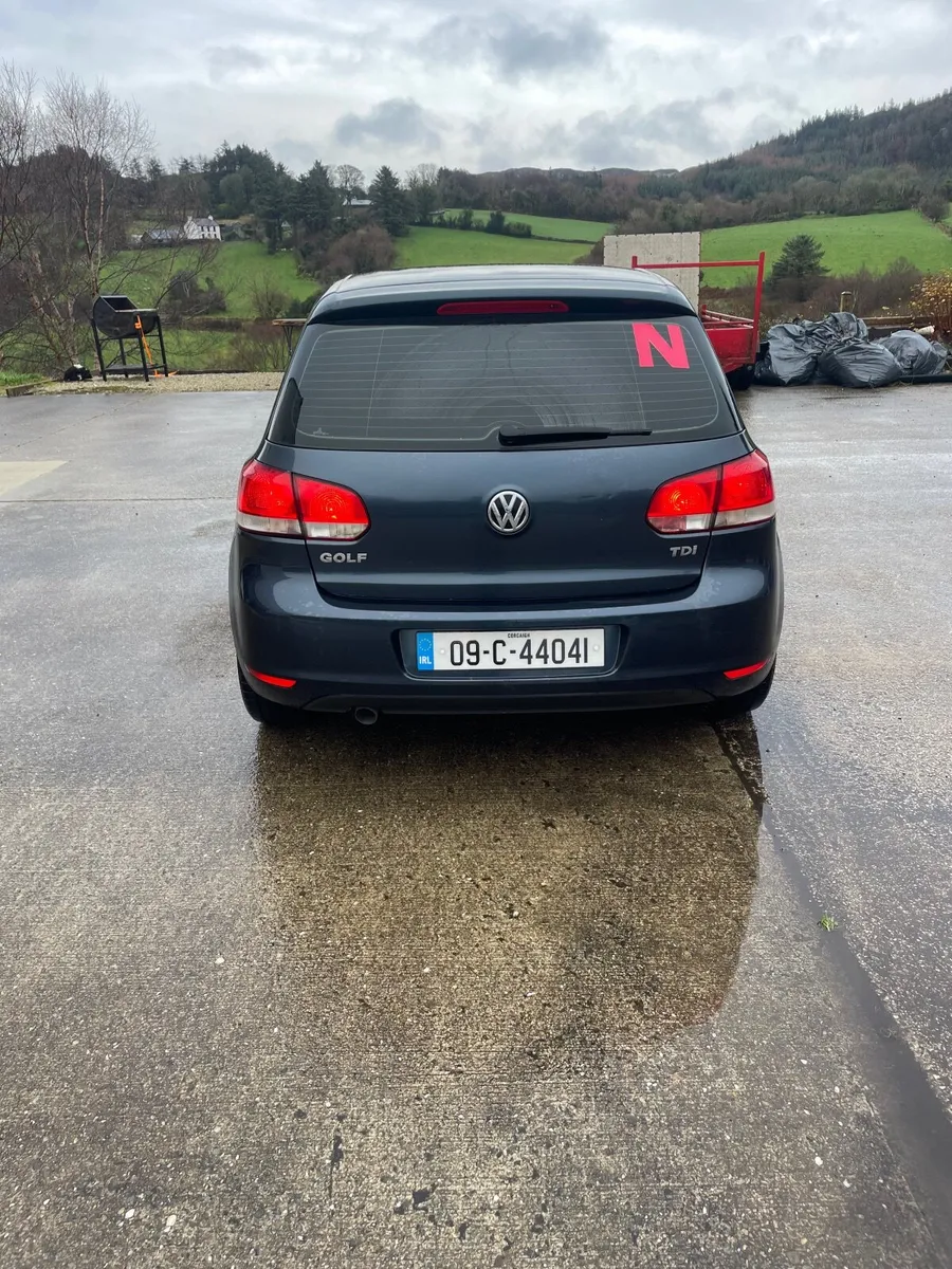 Volkswagen Golf 2009 - Image 2