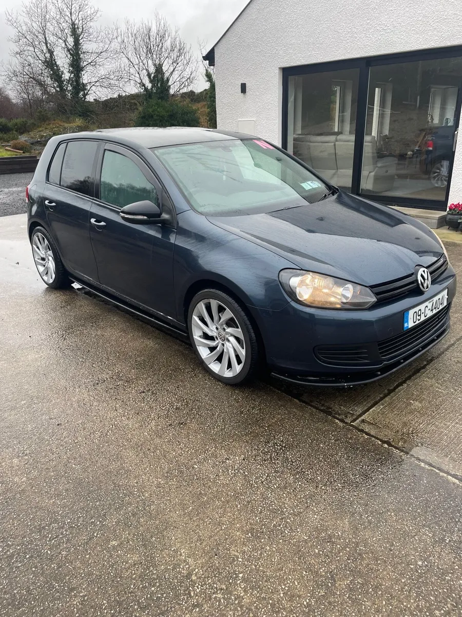 Volkswagen Golf 2009 - Image 1